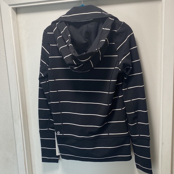 Lululemon Black Sailor Stripe Stride Hooded Jacket - Picture 10 of 10